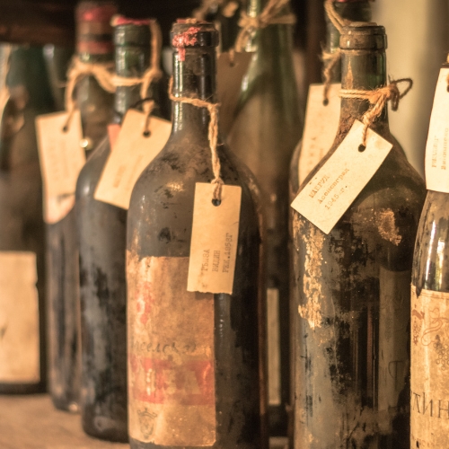 Vins_Rares_bouteilles_vin_tres_anciennes_500x500